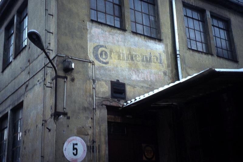 Dresden-Pieschen, Leipziger Str. 40, 13.1.1997.jpg - Kauft Continental Reifen!
